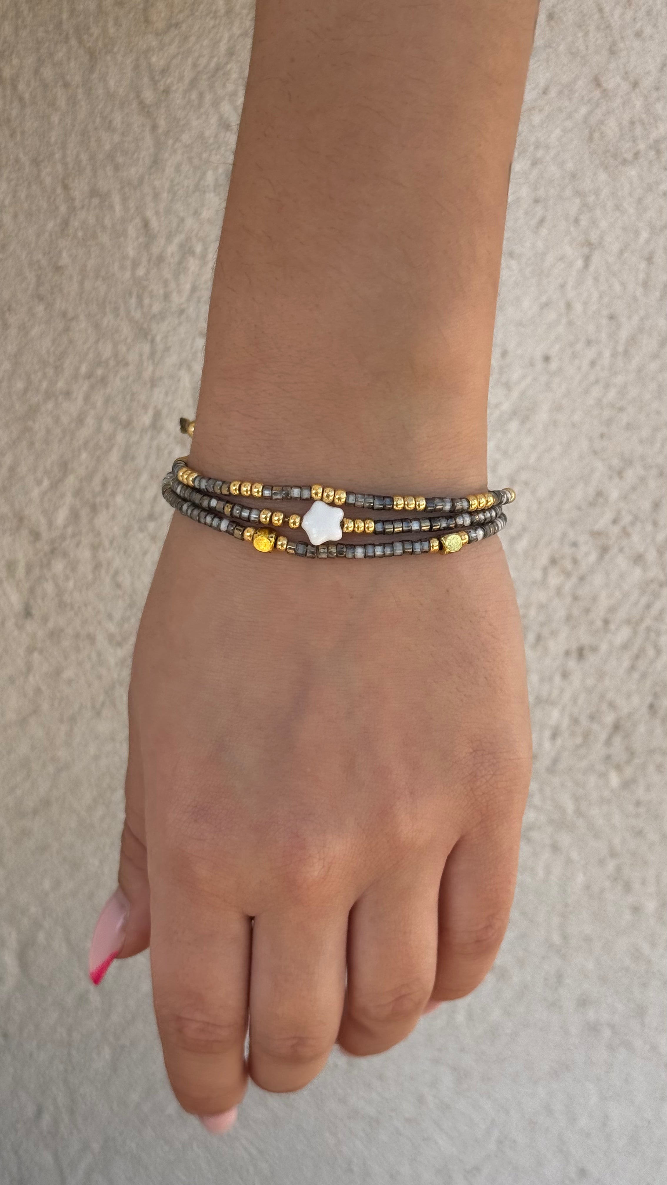 Bracelet 3 Tours Perles Grises & Dorées Étoile - Micasa Bijoux